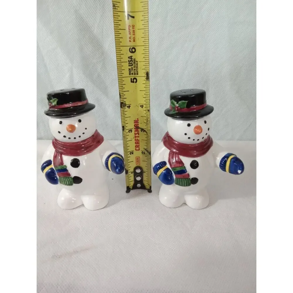 Snowman Salt And Pepper Shakers‎